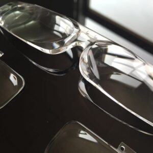 Smart zoom spectacle lenses